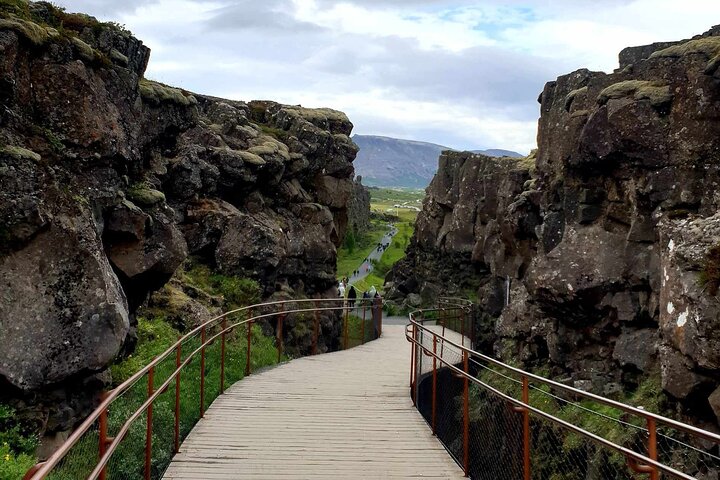 Step-by-step travel guide for Golden Circle tour Iceland,Golden Circle worth visiting,Golden Circle vs South Coast,Golden Circle best time to visit,Golden Circle tour deals,best tours in Iceland - transport and logistics