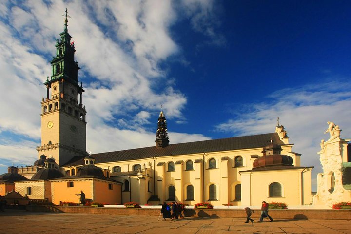 Jasna Gora private tour from Lodz,Jasna Gora worth visiting,Black Madonna tour Poland,best tours in Lodz Poland,Jasna Gora monastery tour,private tour from Lodz - best seasons and travel conditions
