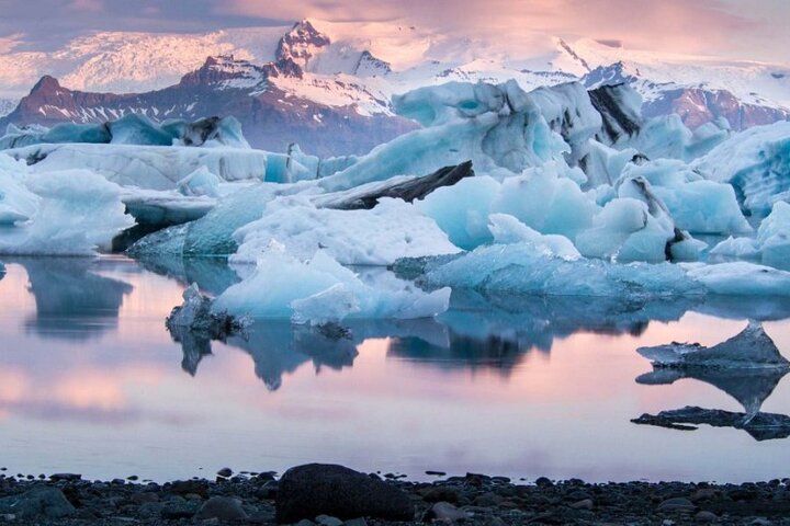 Jökulsárlón Glacier Lagoon private tour,is Jökulsárlón worth visiting,Jökulsárlón vs other lagoons,best time to visit Jökulsárlón,Jökulsárlón Glacier Lagoon tour deals,best tours in Jökulsárlón - complete tour package inclusions and what to expect
