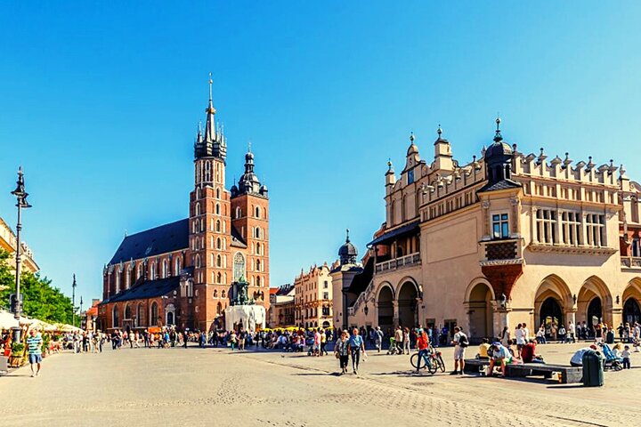 Step-by-step travel guide for Krakow and Auschwitz tour from Lodz,Krakow Auschwitz day trip Lodz,Auschwitz tour from Lodz worth it,Lodz to Krakow Auschwitz tour deals,best day tours from Lodz,Krakow Auschwitz small group tour - transport and logistics