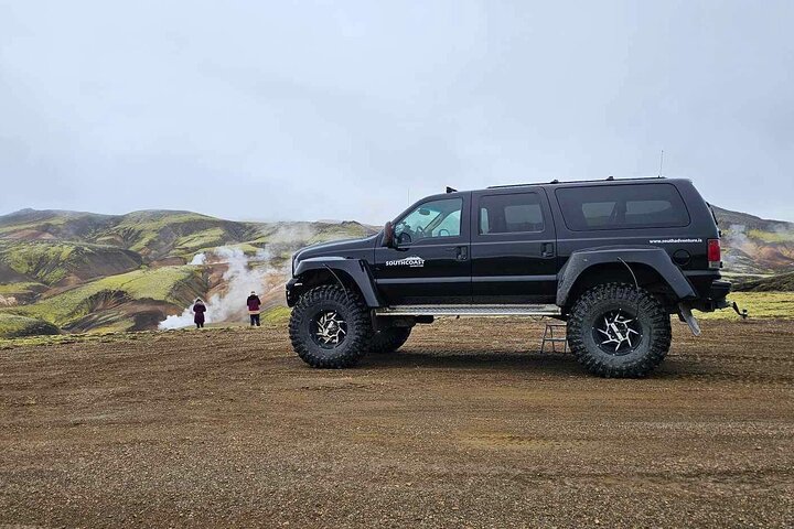 Step-by-step travel guide for Laugavegur photography tour Iceland,is Laugavegur tour worth it,Laugavegur vs Landmannalaugar,best time for Laugavegur tour,Laugavegur tour deals,best photography tours in Iceland - transport and logistics
