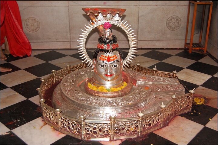 Mahakaleshwar and Omkareshwar tour,Mahakaleshwar Omkareshwar Jyotirlinga tour,private spiritual tour Madhya Pradesh,Omkareshwar Mahakaleshwar worth visiting,best time to visit Jyotirlingas,3 day spiritual tour India - best seasons and travel conditions