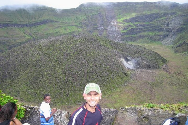 Soufriere Volcano Hike tour,Soufriere Volcano worth visiting,best volcano tours St Vincent,La Soufriere hike difficulty,St Vincent volcano tour deals,Soufriere Volcano guided hike - best seasons and travel conditions