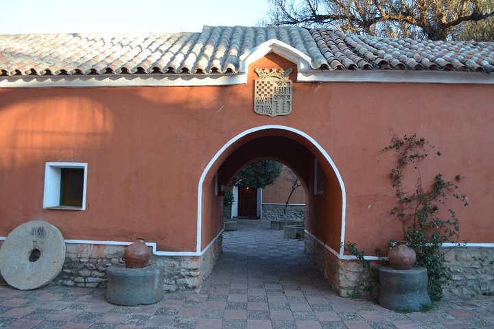 Sucre to Uyuni private transfer,Sucre to Uyuni tour,Potosí mines tour from Sucre,Sucre Uyuni travel guide,private transfer Bolivia,best tours Sucre to Uyuni - best seasons and travel conditions