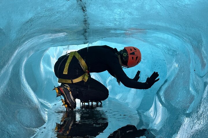 Sólheimajökull glacier tour,best glacier tours in Iceland,Sólheimajökull worth visiting,small group glacier adventure,Sólheimajökull tour deals,Iceland glacier climbing experience - best seasons and travel conditions