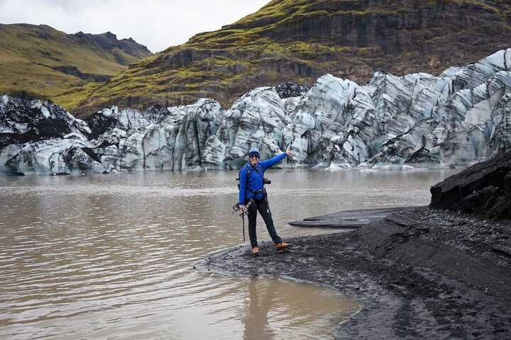 Sólheimajökull glacier zipline tour,is Sólheimajökull glacier worth visiting,Sólheimajökull glacier hike,best glacier tours in Iceland,Sólheimajökull tour deals,Sólheimajökull glacier adventure - complete tour package inclusions and what to expect