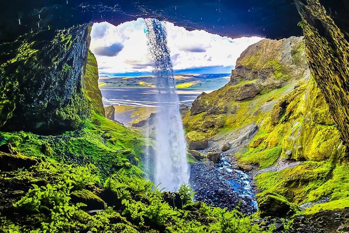 Thorsmork day hike by super jeep,Thorsmork worth visiting,best Thorsmork tours,Thorsmork super jeep tour deals,Thorsmork hiking guide,Thorsmork vs Landmannalaugar - complete tour package inclusions and what to expect