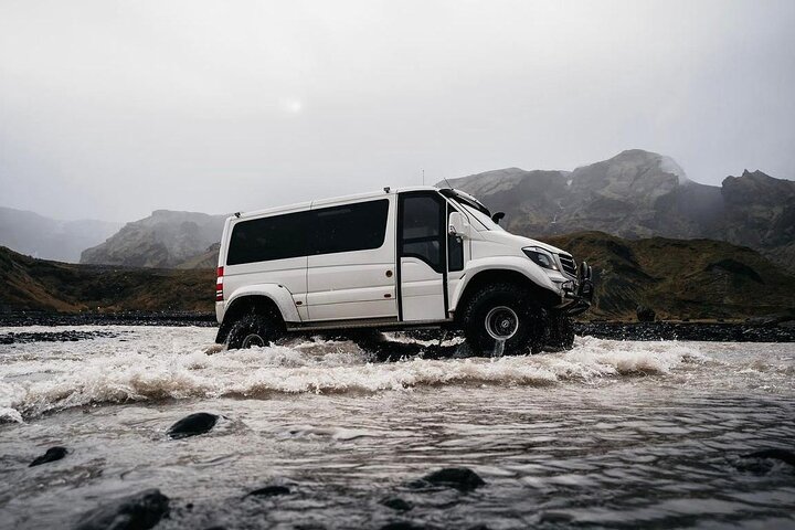 Thorsmork super jeep tour,Thorsmork worth visiting,Thorsmork day trip,best super jeep tours Iceland,Thorsmork hiking guide,Thorsmork tour deals - best seasons and travel conditions