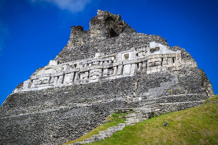 Xunantunich and Cave Tubing tour,Xunantunich tour from Placencia,Cave tubing Belize best tours,Is Xunantunich worth visiting,Belize Mayan ruins and caves tour,Placencia to Xunantunich day trip - best seasons and travel conditions