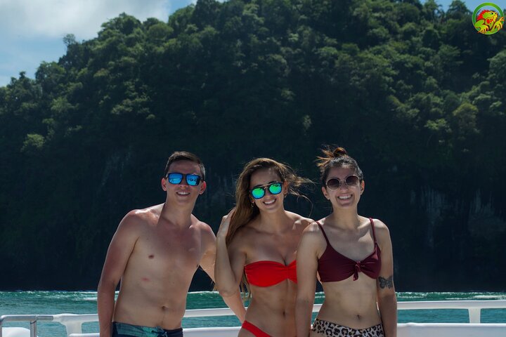 Step-by-step travel guide for best catamaran tour Manuel Antonio,Manuel Antonio catamaran tour deals,is Manuel Antonio catamaran tour worth it,Manuel Antonio boat tours,Manuel Antonio snorkeling tours,Quepos catamaran excursions - transport and logistics