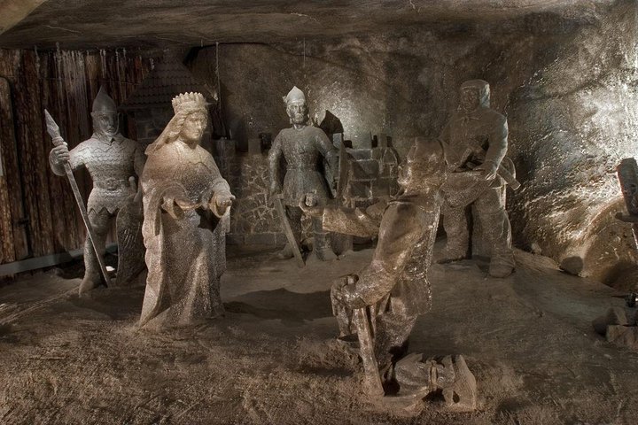 best tours from Lodz to Krakow,is Krakow worth visiting,Lodz to Krakow day trip,Wieliczka Salt Mine tour from Lodz,Krakow and Wieliczka tour deals,best time to visit Krakow - complete tour package inclusions and what to expect