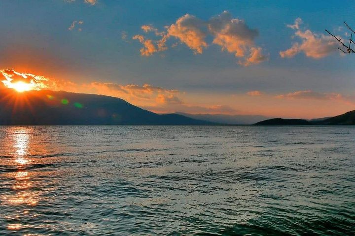 best tours in Dali from Kunming,Dali day trip from Kunming,is Dali worth visiting,Dali bullet train tour,Kunming to Dali tour deals,Dali best time to visit - best seasons and travel conditions