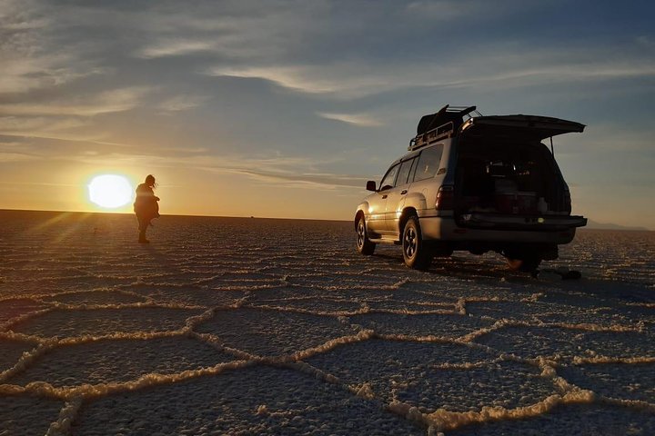 best tours in uyuni salt flats,uyuni salt flats worth visiting,uyuni salt flats vs atacama desert,uyuni salt flats best time to visit,uyuni salt flats tour deals,private uyuni salt flats tour - complete tour package inclusions and what to expect