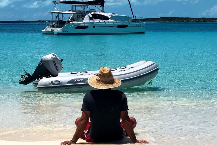 catamaran adventure in the Exumas,Exumas catamaran tour deals,is a catamaran tour worth it,best sailing trips Bahamas,Exumas private yacht charter,Staniel Cay sailing experience - best seasons and travel conditions