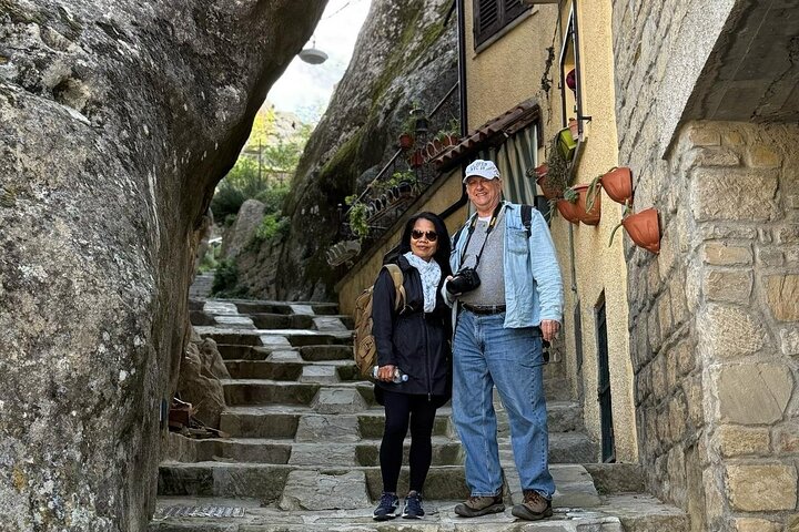 guided hike castelmezzano pietrapertosa,castelmezzano pietrapertosa trek,seven stones path hike,lucan dolomites guided tour,best hikes in basilicata,castelmezzano pietrapertosa worth visiting - best seasons and travel conditions
