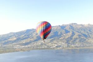 Image 1 of hot air balloon in Ecuador