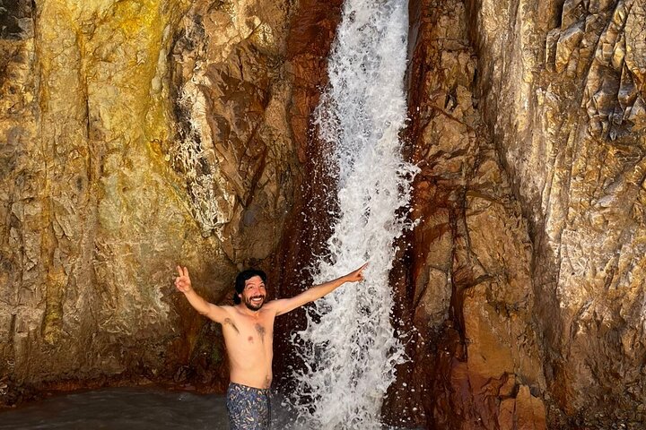 Step-by-step travel guide for hot springs in the Andes mountains,Andes hot springs tour,Chile hot springs worth visiting,best hot springs tours Chile,Andes mountains thermal baths,private hot springs tour Chile - transport and logistics