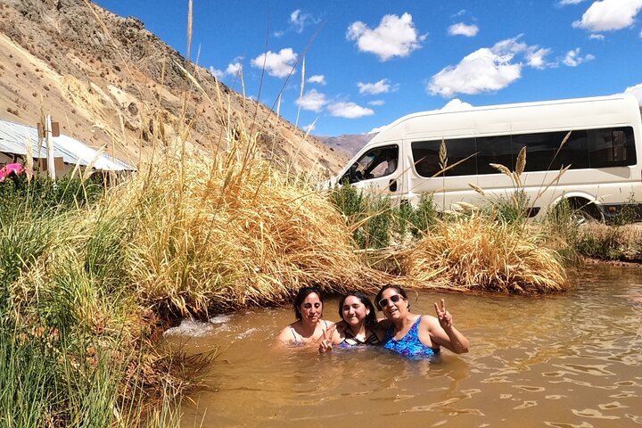 hot springs in the Andes mountains,Andes hot springs tour,Chile hot springs worth visiting,best hot springs tours Chile,Andes mountains thermal baths,private hot springs tour Chile - best seasons and travel conditions