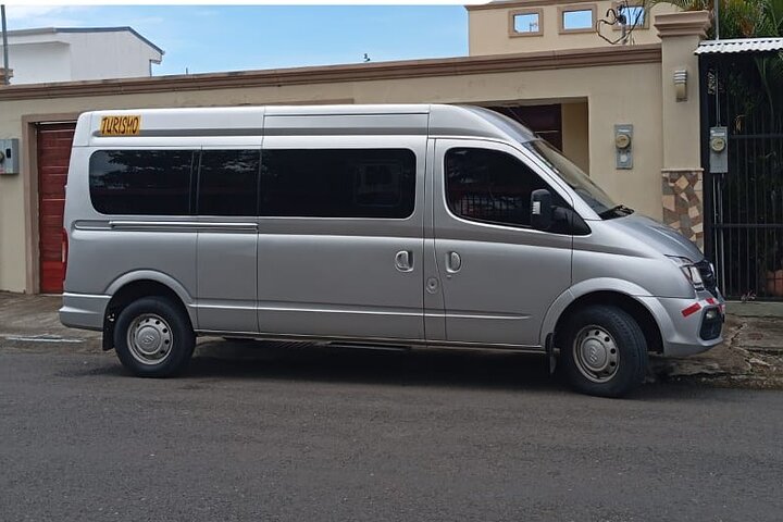manuel antonio airport transfer,manuel antonio private transfer,san jose airport to manuel antonio,manuel antonio transportation,manuel antonio shuttle service,manuel antonio travel logistics - complete tour package inclusions and what to expect