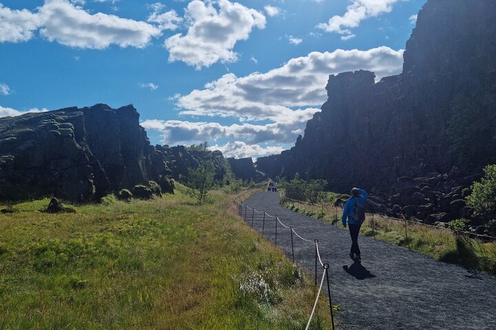 Step-by-step travel guide for private Golden Circle tour Iceland,Golden Circle Iceland worth visiting,best Golden Circle tours Iceland,Golden Circle Iceland tour deals,Golden Circle vs South Coast,Golden Circle Iceland itinerary - transport and logistics