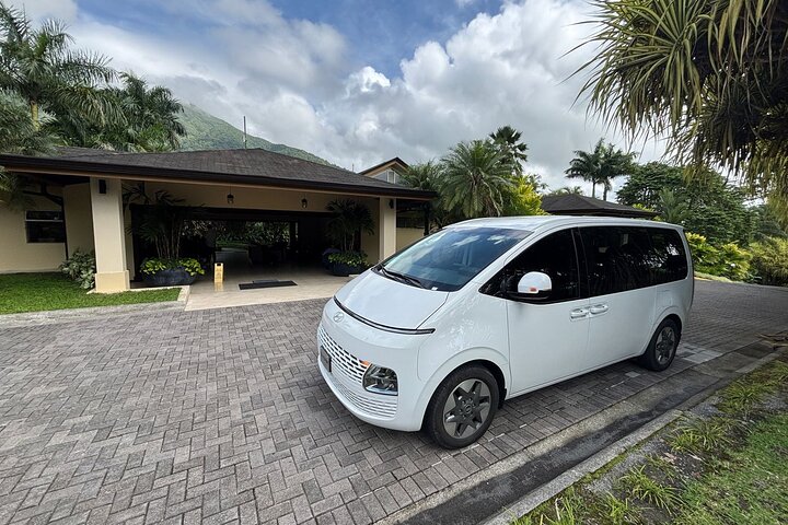 Image 1 of private airport transfer to Manuel Antonio