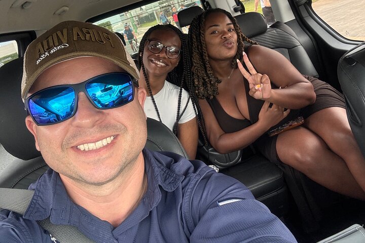 private airport transfer to Manuel Antonio,Manuel Antonio airport shuttle,Manuel Antonio private transportation,airport transfer Costa Rica,Manuel Antonio travel logistics,best way to get to Manuel Antonio - complete tour package inclusions and what to expect