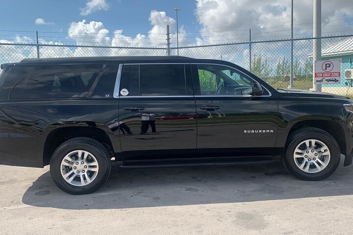 Image 1 of private airport transfers in the Bahamas
