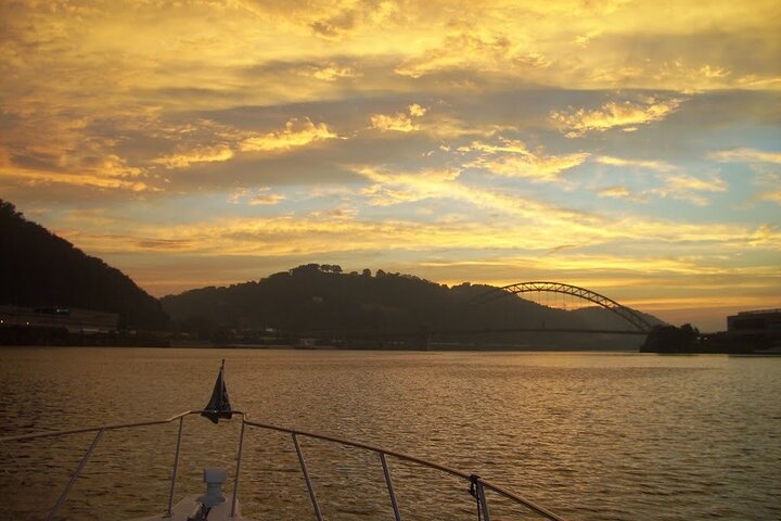 Step-by-step travel guide for private boat cruise Pittsburgh,Pittsburgh boat tours,best tours in Pittsburgh,Pittsburgh sightseeing cruise,private charter boat Pittsburgh,Pittsburgh three rivers cruise - transport and logistics