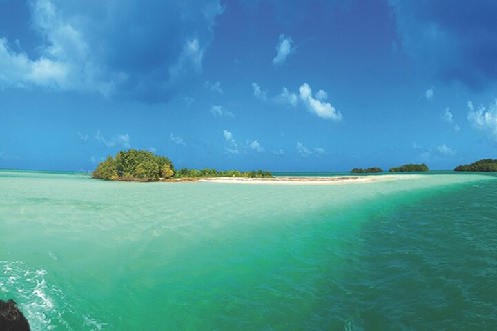 private boat tour guadeloupe,guadeloupe boat tour deals,best lagoon tours guadeloupe,is guadeloupe worth visiting,guadeloupe snorkeling tours,guadeloupe private tour guide - best seasons and travel conditions