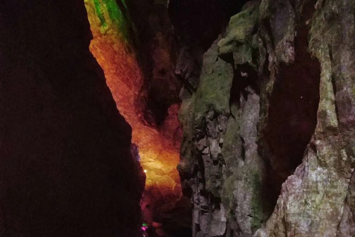 Step-by-step travel guide for private day tour to Jiuxiang Cave,Jiuxiang Cave from Kunming,best tours in Jiuxiang,Jiuxiang Cave worth visiting,Kunming to Jiuxiang Cave tour,private Kunming day tours - transport and logistics