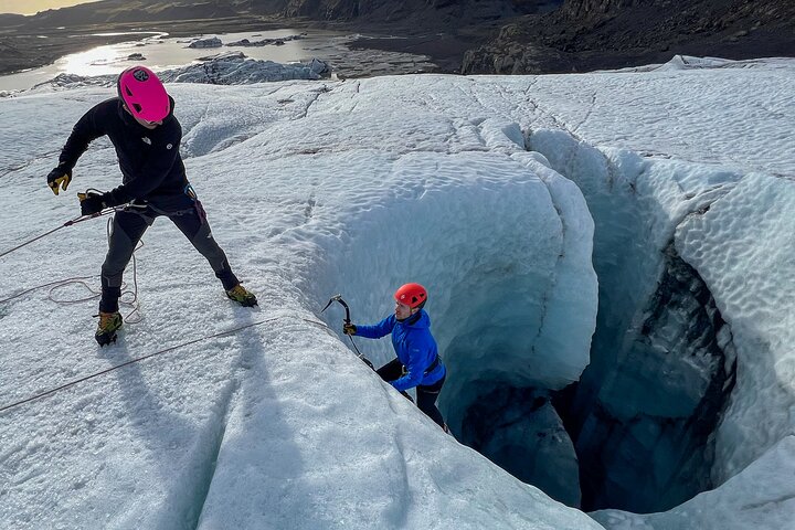 Step-by-step travel guide for private glacier tour iceland,is a glacier tour worth it,iceland glacier climbing tours,best glacier tours in iceland,solheimajokull private adventure,iceland glacier tour deals - transport and logistics