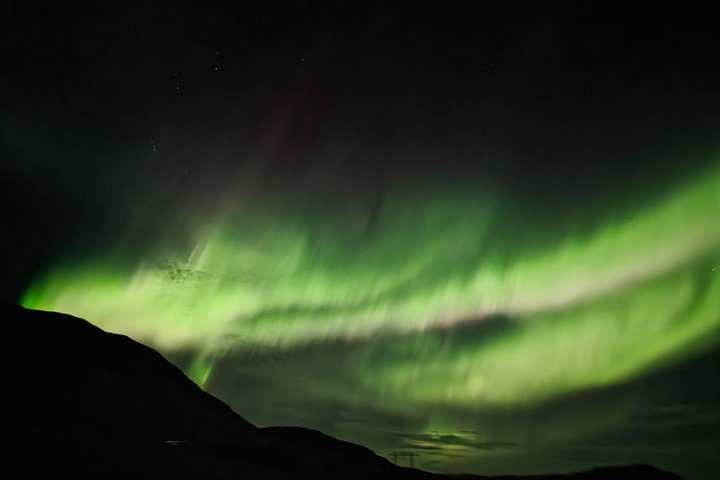 private northern lights tour Reykjavik,northern lights Reykjavik best time to visit,aurora borealis tour Iceland,Reykjavik private tour deals,luxury northern lights experience,is a private northern lights tour worth it - best seasons and travel conditions