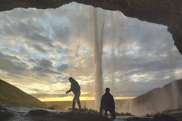 private south coast tour iceland,south coast iceland worth visiting,best south coast iceland tours,iceland south coast tour deals,is south coast iceland worth it,south coast iceland vs golden circle - best seasons and travel conditions