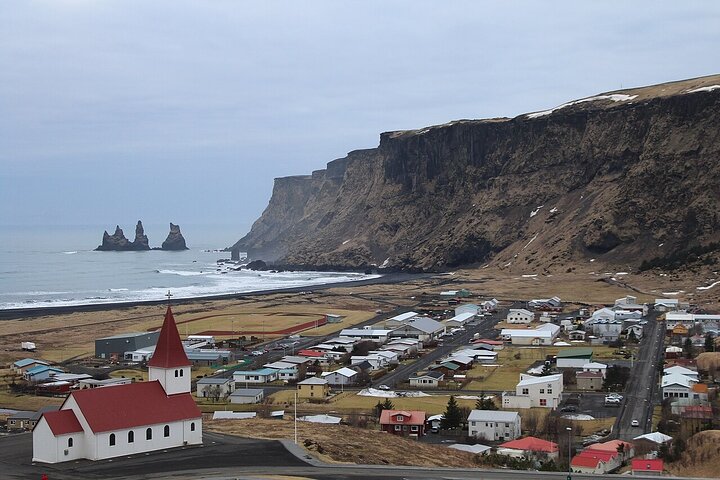 private tour south coast iceland,south coast iceland tour deals,is south iceland worth visiting,best south coast iceland tours,south iceland best time to visit,south coast iceland vs golden circle - best seasons and travel conditions