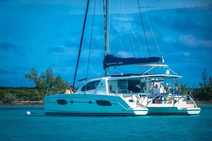 Image 1 of sailing catamaran in exumas